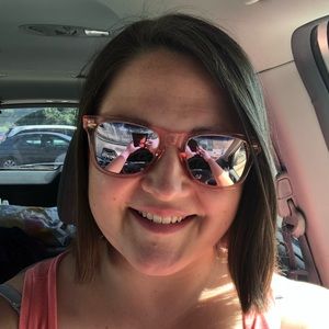 Meet your Posher, Katelyn